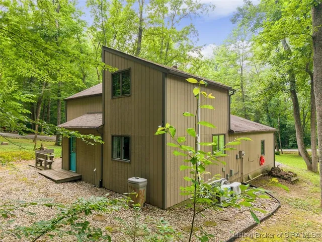 $289,900 | 3962 South Fire Lane Road, Pekin, IN 47165