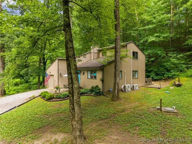 $289,900 | 3962 South Fire Lane Road, Pekin, IN 47165