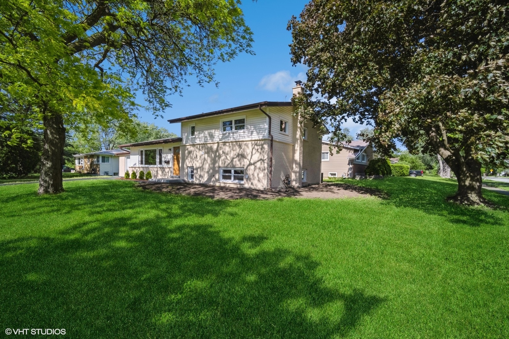1121 North Wheeling Road Mount Prospect, IL 60056 - Photo 2 of 18 Gallery Image 2