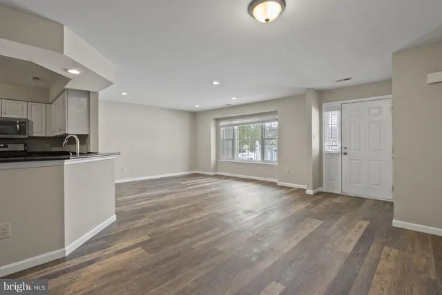 $369,900 | 506 Oliphant Lane, Mount Laurel, NJ 08054