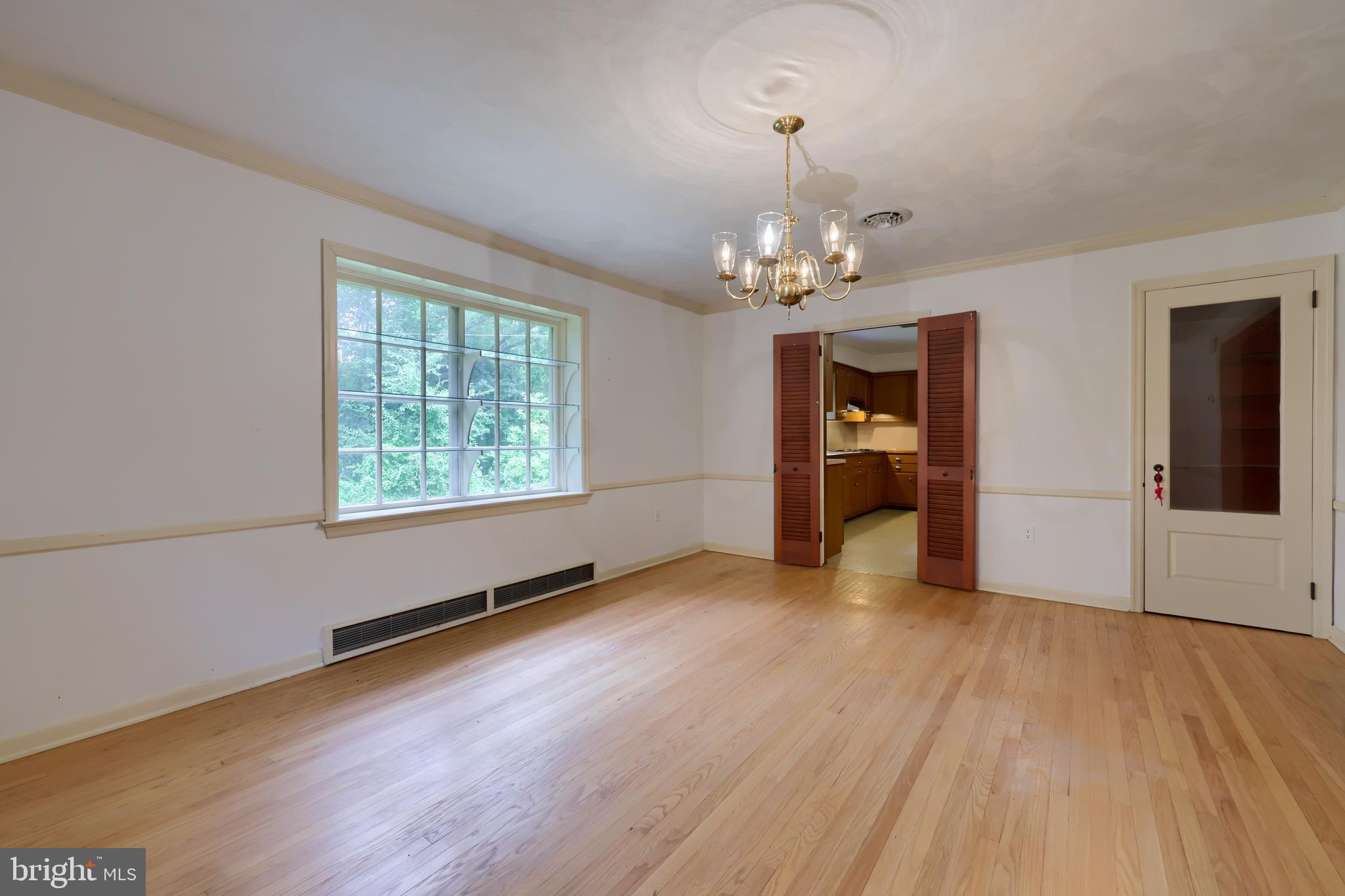 705 Carroll Road York, PA 17403 - Photo 11 of 38 Gallery Image 11
