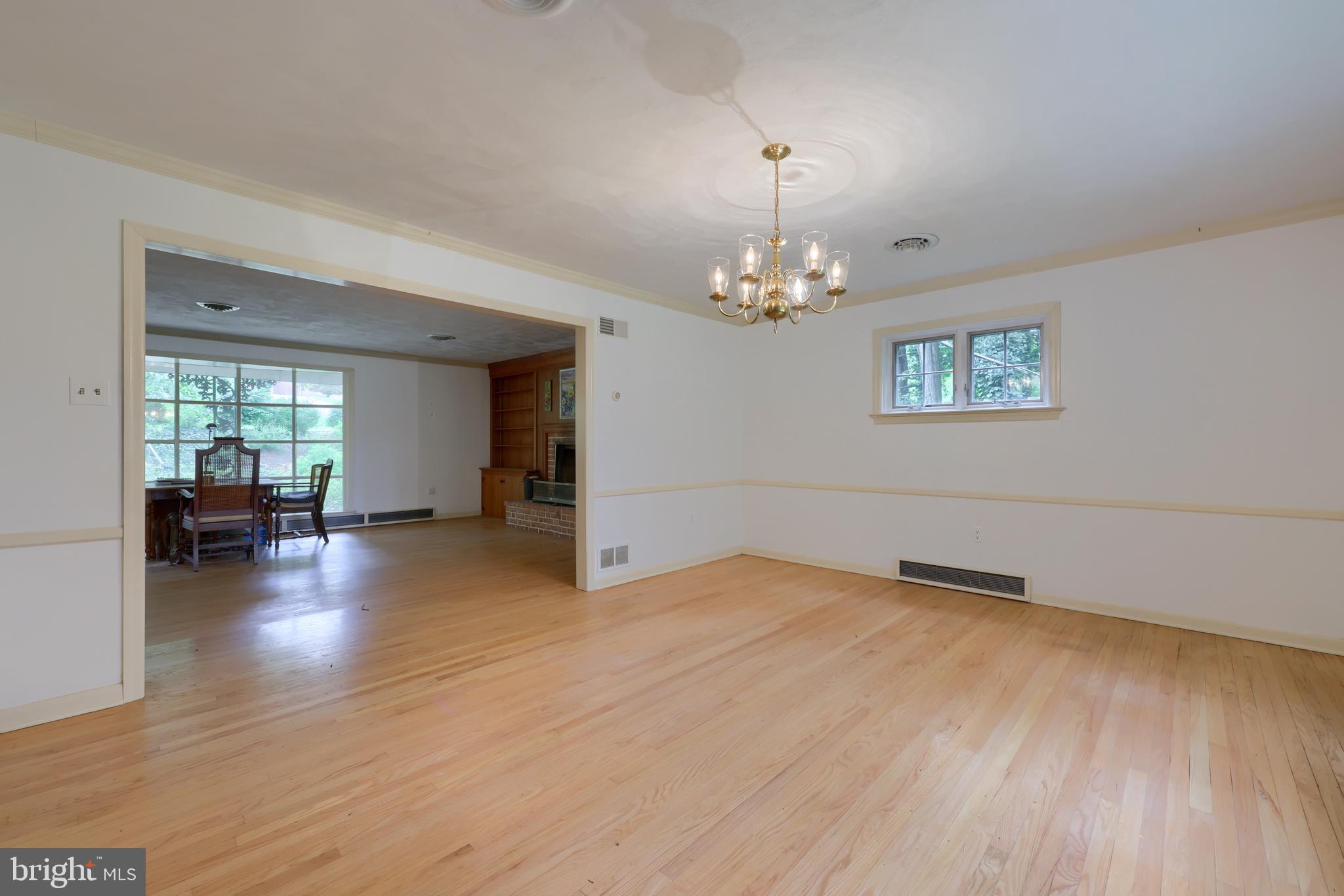 705 Carroll Road York, PA 17403 - Photo 12 of 38 Gallery Image 12