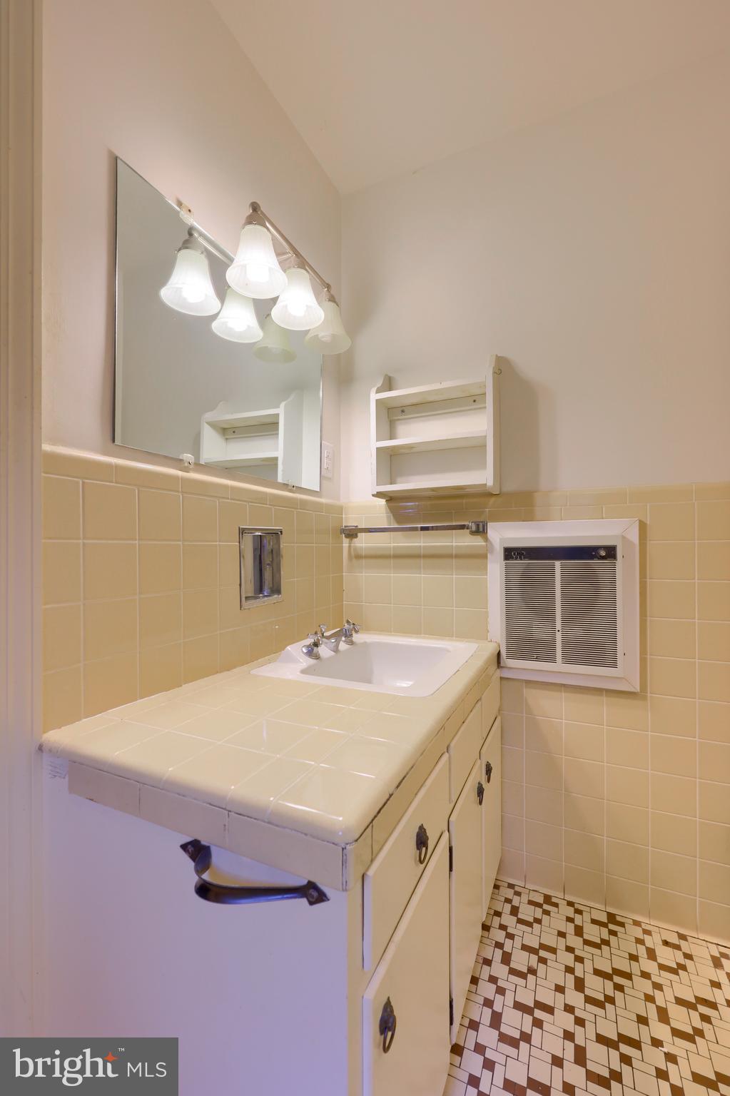 705 Carroll Road York, PA 17403 - Photo 22 of 38 Gallery Image 22