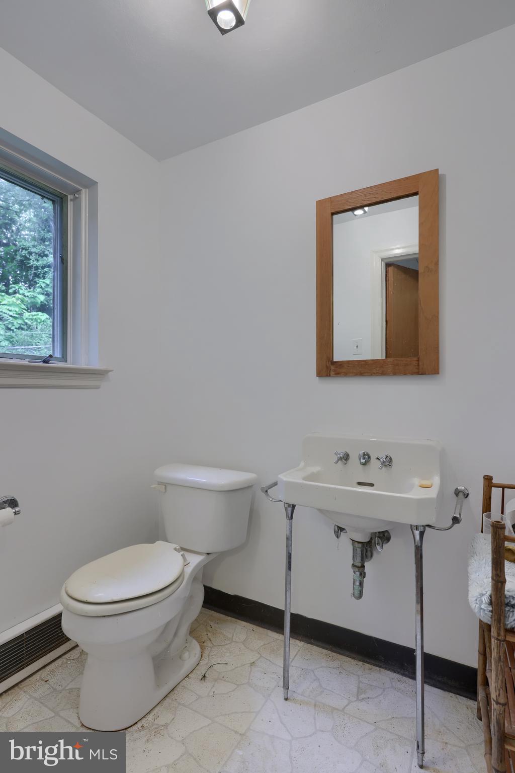 705 Carroll Road York, PA 17403 - Photo 33 of 38 Gallery Image 33