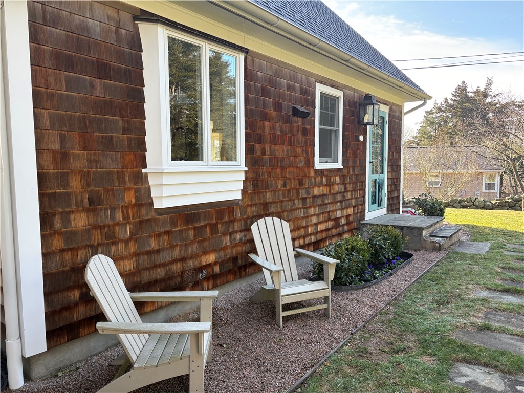 11 Kathleen Drive Westerly, RI 02891 - Photo 3 of 24