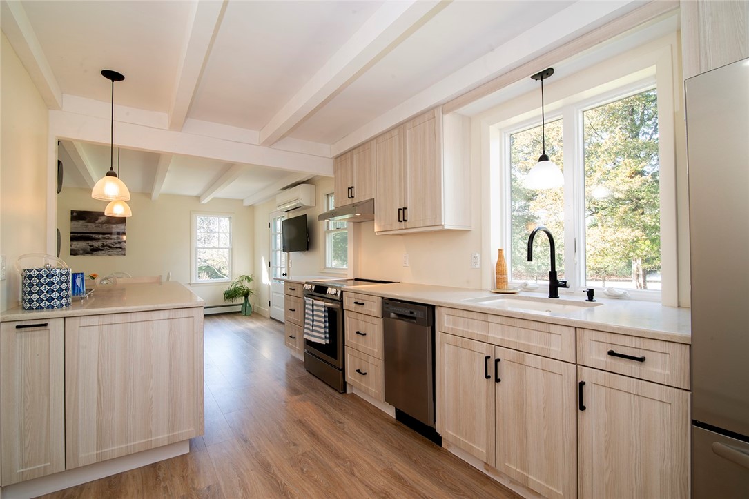 11 Kathleen Drive Westerly, RI 02891 - Photo 4 of 24