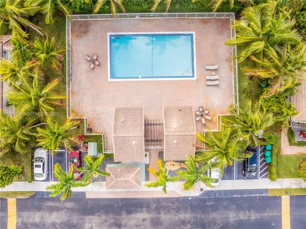 $4,500 | 200 Southwest 87th Path, Miami, FL 33174