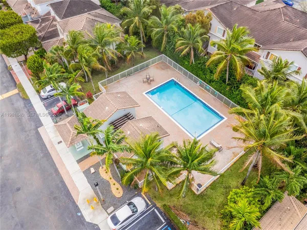 $4,500 | 200 Southwest 87th Path, Miami, FL 33174