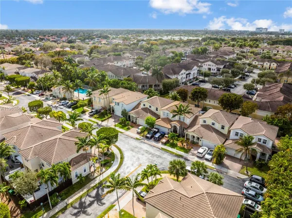 $4,500 | 200 Southwest 87th Path, Miami, FL 33174