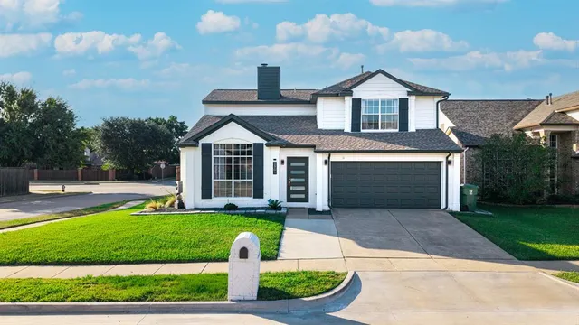 $443,000 | 2501 Fox Hollow Court, Flower Mound, TX 75028