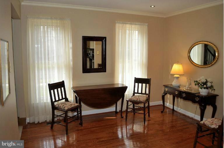 6825 Bluecurl Circle Springfield, VA 22152 - Photo 3 of 22 Breakfast Room