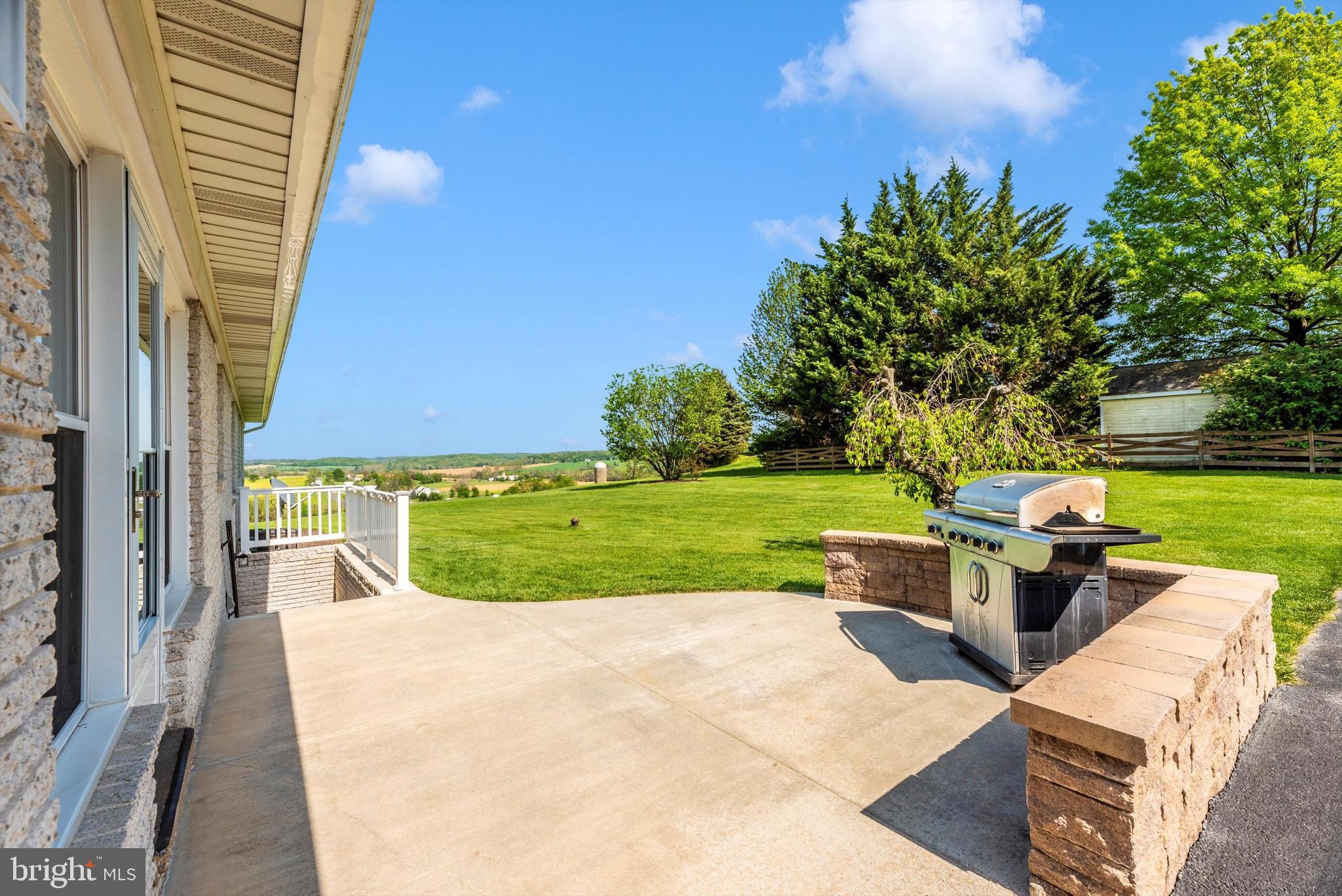 15307 Oak Orchard Road New Windsor, MD 21776 - Photo 34 of 42 Rear Patio