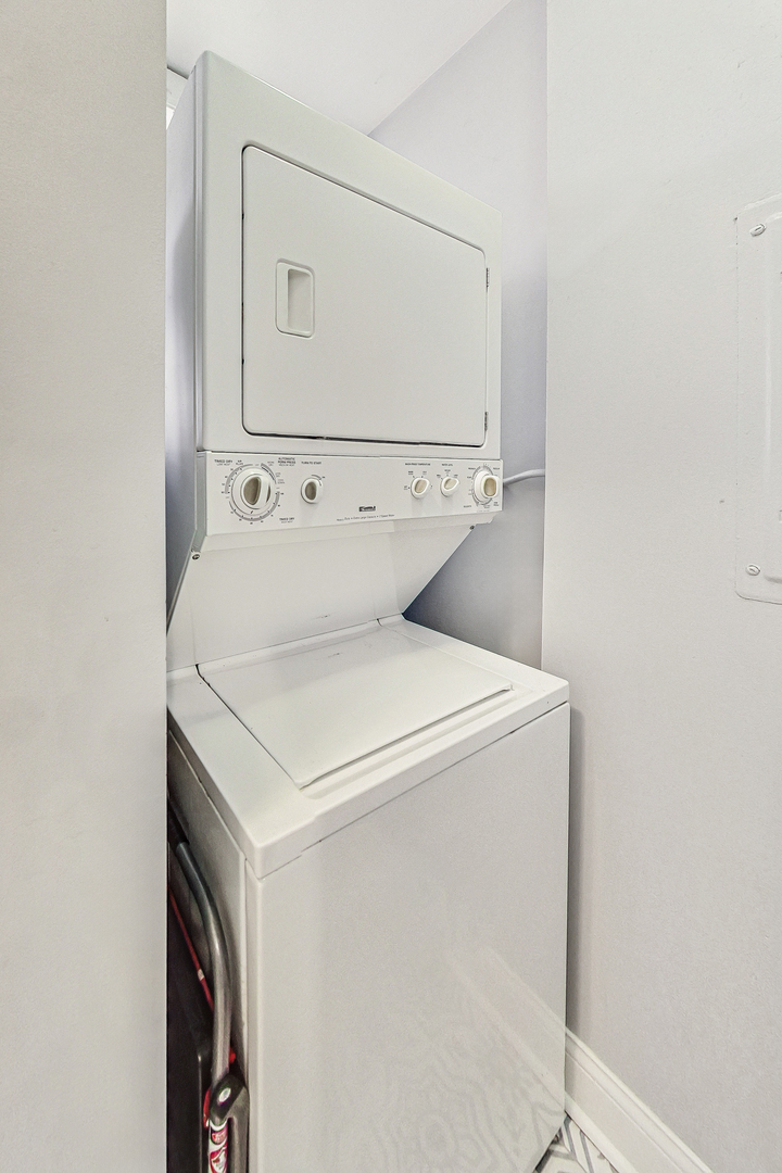 138 Custer Avenue, Unit 2 Evanston, IL 60202 - Photo 20 of 22 a utility room with dryer and washer