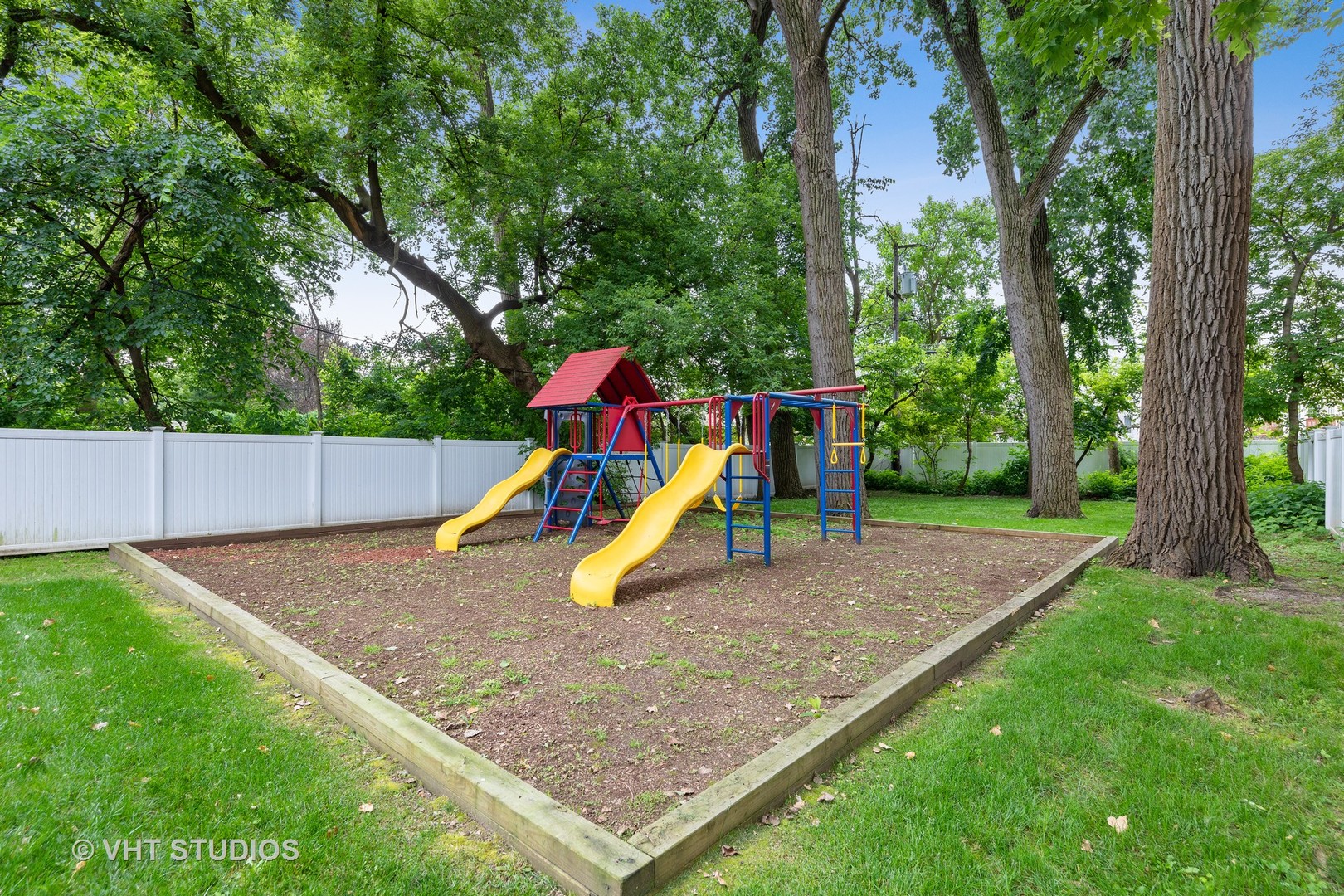 323 Lionel Road Riverside, IL 60546 - Photo 37 of 43