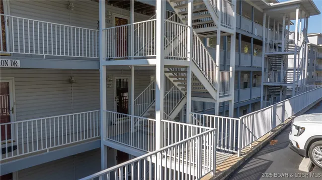 $299,000 | 315 Vision Drive, Unit 2B, Camdenton, MO 65020