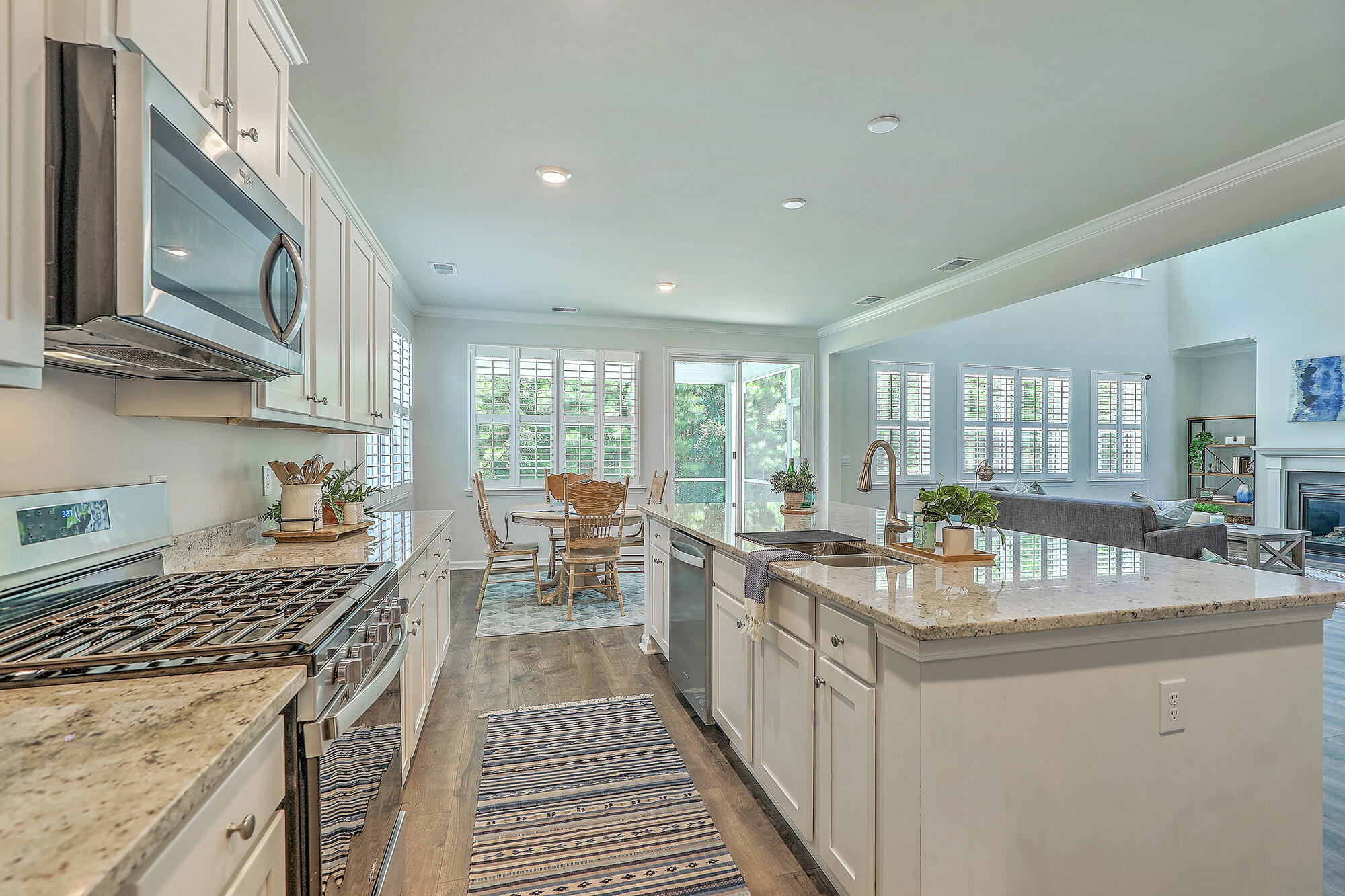 420 Oak View Way Summerville, SC 29483 - Photo 15 of 56 Kitchen