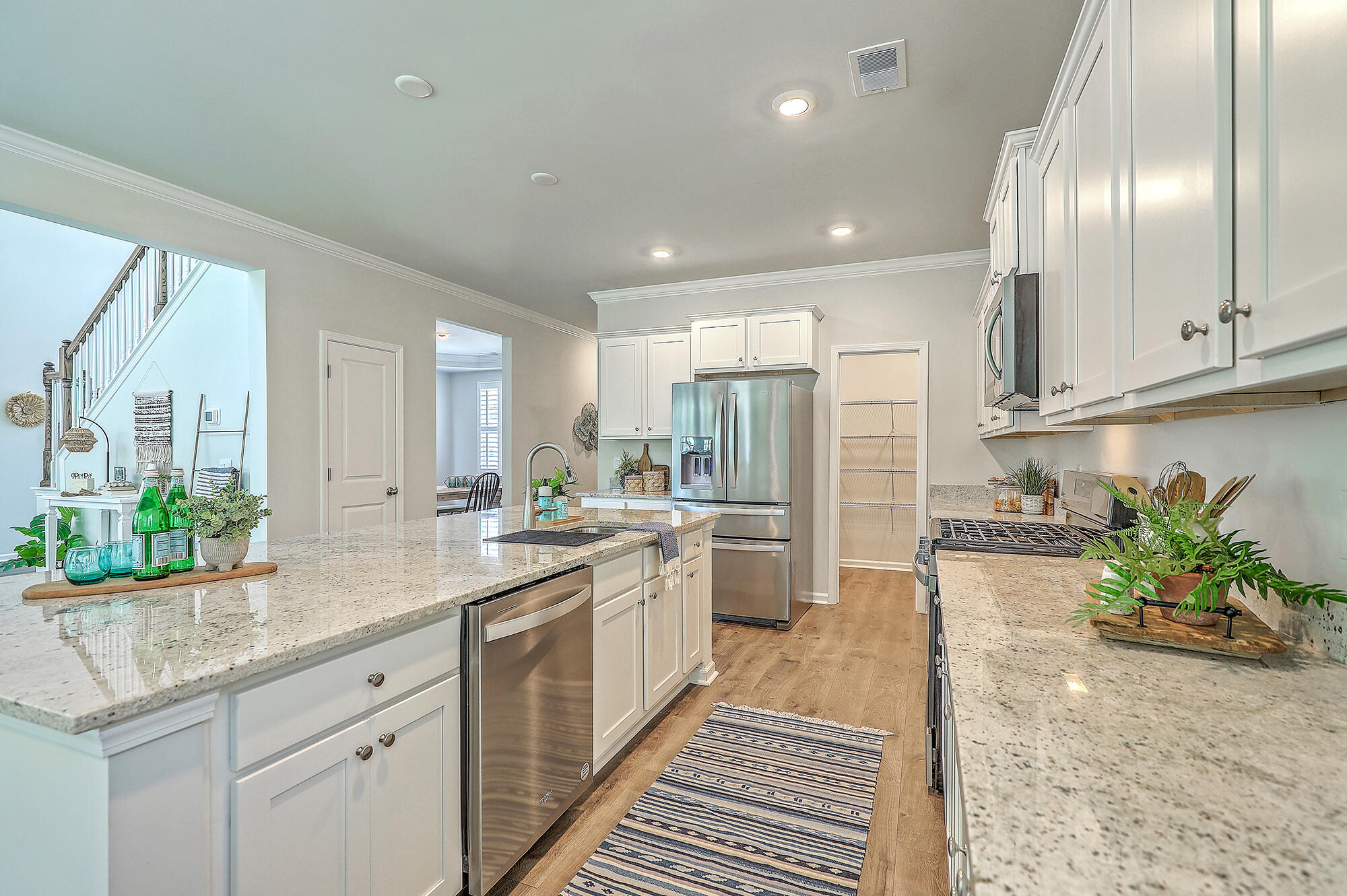 420 Oak View Way Summerville, SC 29483 - Photo 16 of 56 Kitchen