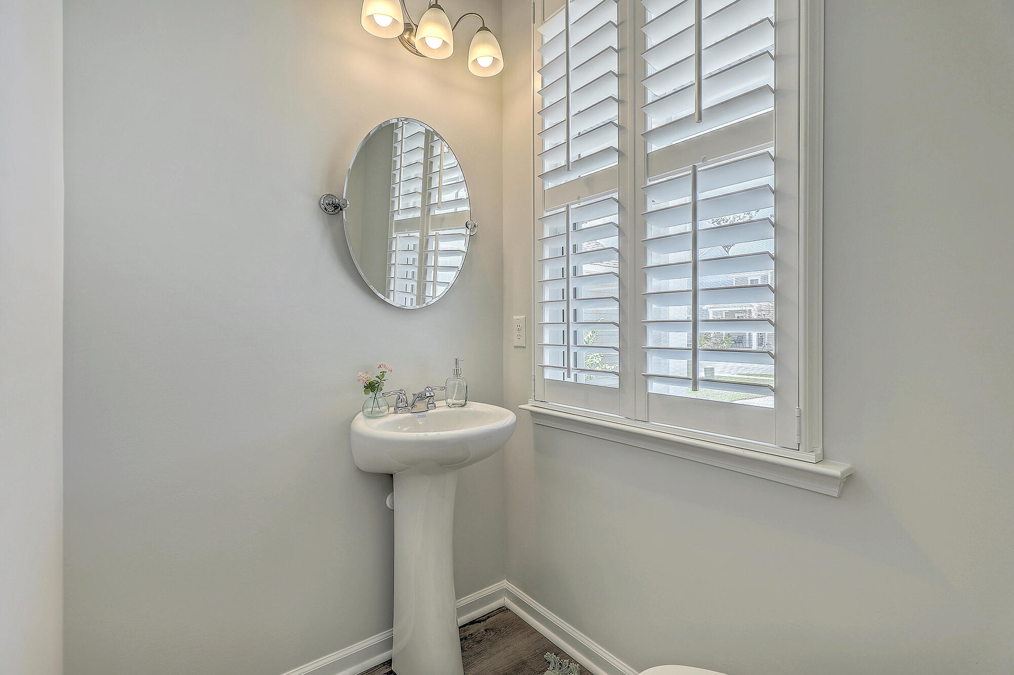 420 Oak View Way Summerville, SC 29483 - Photo 21 of 56 Downstairs Powder Room