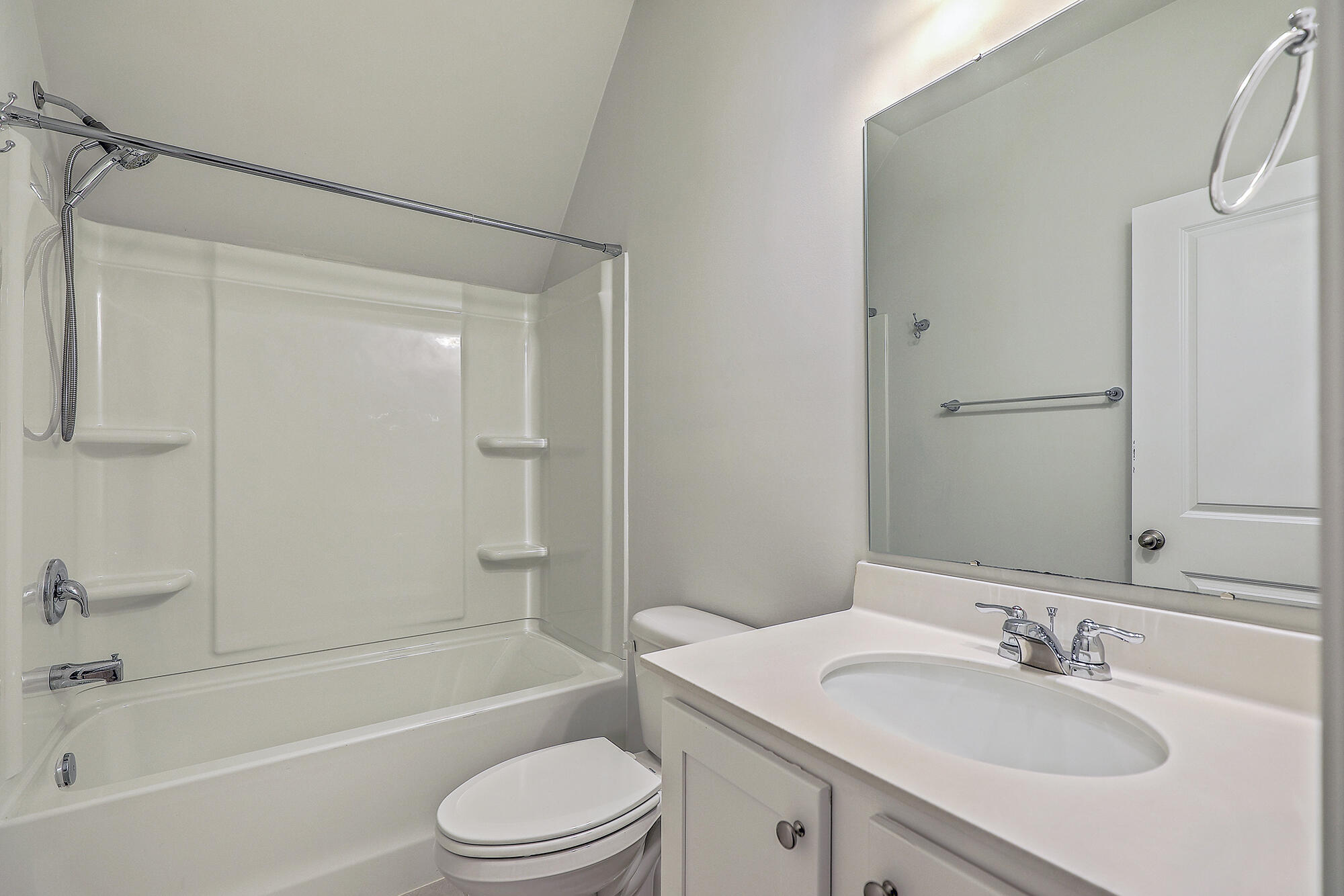 420 Oak View Way Summerville, SC 29483 - Photo 35 of 56 Bathroom 3