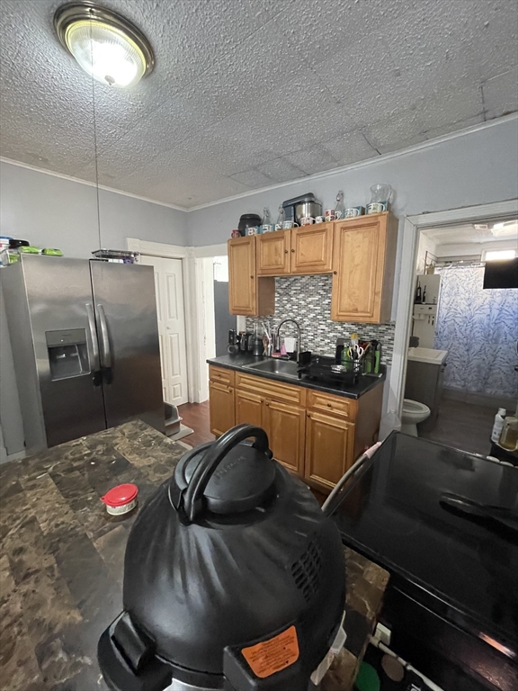 52 Acushnet Avenue Springfield, MA 01105 - Photo 6 of 28