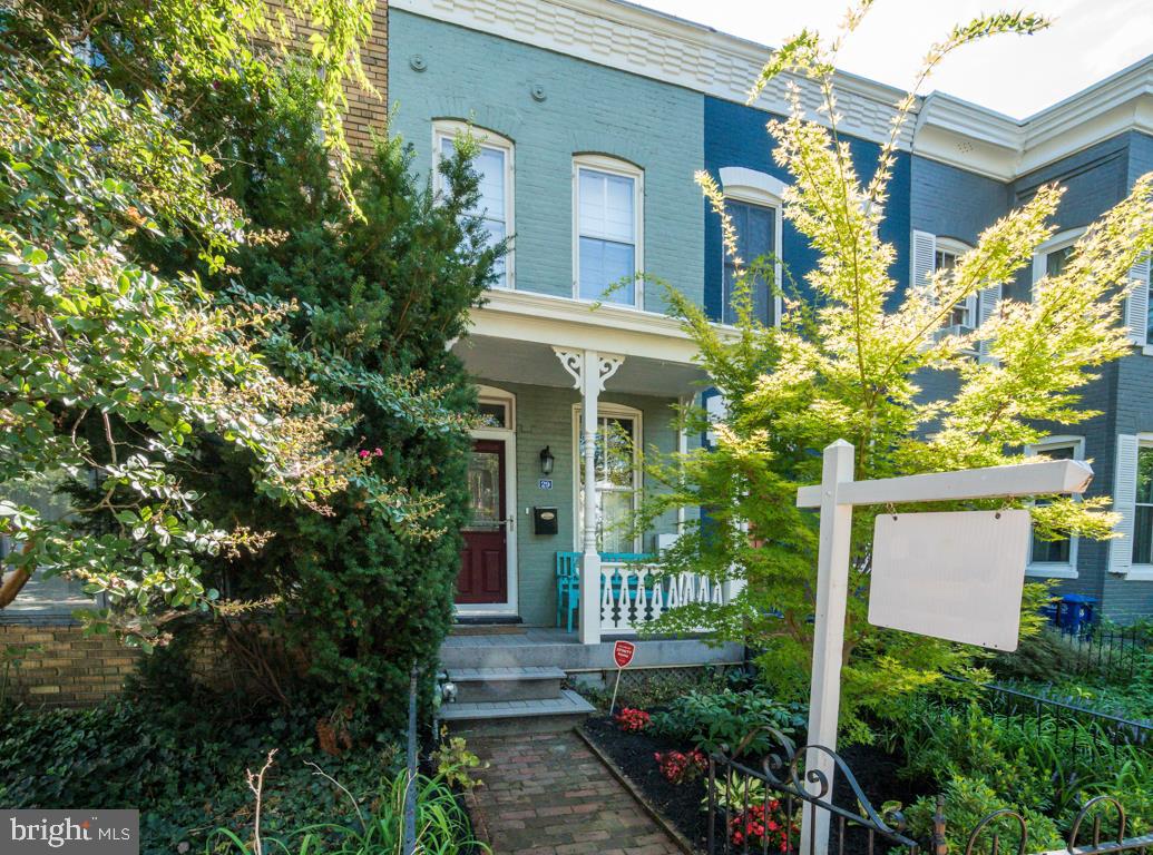 29 7th Street Northeast Washington, DC 20002 - Photo 1 of 20 Gallery Image 1