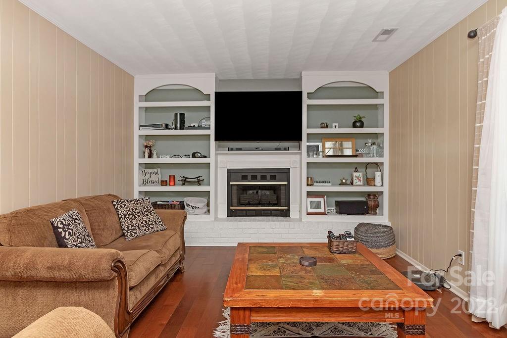 41 Riverside Estate Road Brevard, NC 28712 - Photo 9 of 38 Gallery Image 9