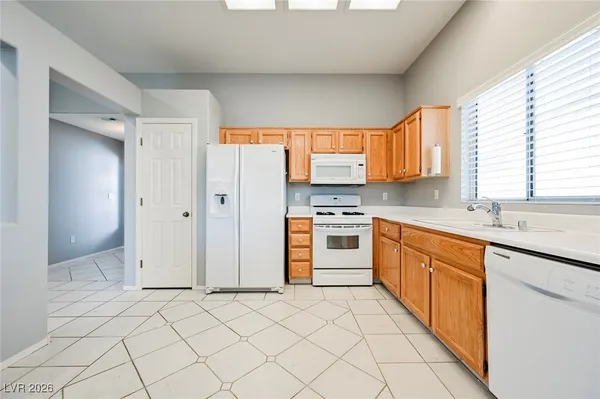 $2,015 | 2077 Poppywood Avenue, Henderson, NV 89012
