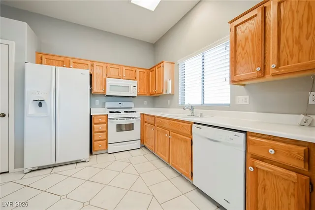 $2,015 | 2077 Poppywood Avenue, Henderson, NV 89012