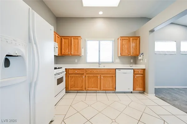 $2,015 | 2077 Poppywood Avenue, Henderson, NV 89012