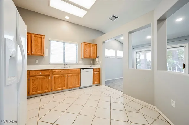 $2,015 | 2077 Poppywood Avenue, Henderson, NV 89012