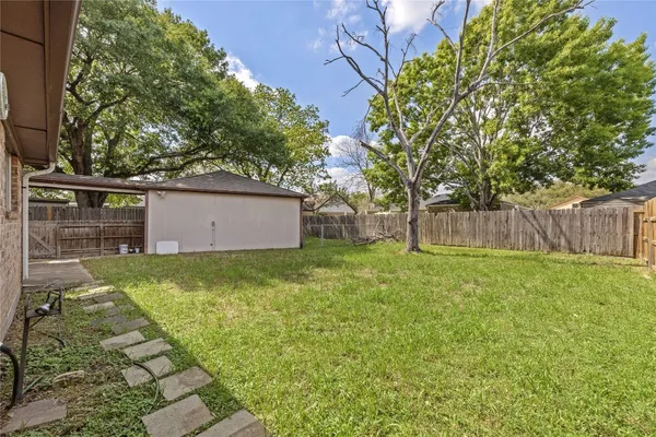 $2,200 | 13834 Oakwood Lane, Sugar Land, TX 77498