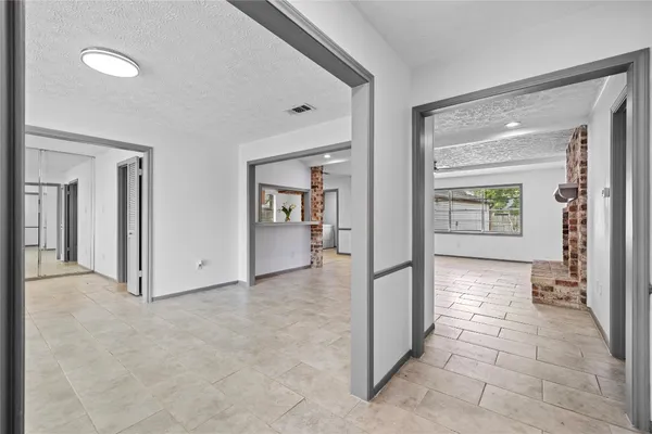 $2,200 | 13834 Oakwood Lane, Sugar Land, TX 77498
