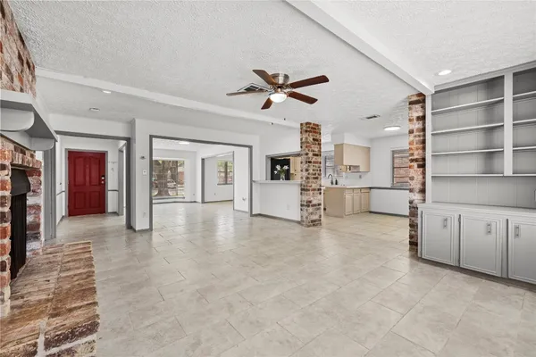 $2,200 | 13834 Oakwood Lane, Sugar Land, TX 77498