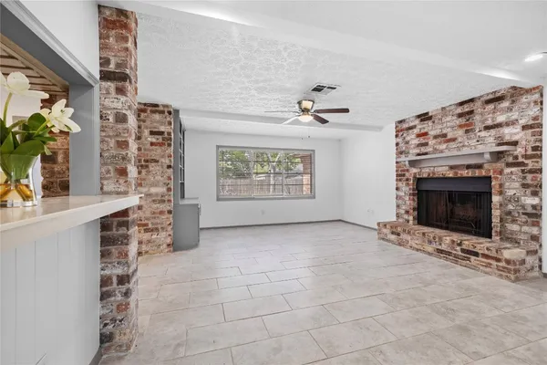 $2,200 | 13834 Oakwood Lane, Sugar Land, TX 77498