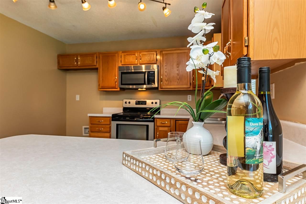 461 East Victor Hill Road Duncan, SC 29334 - Photo 3 of 29