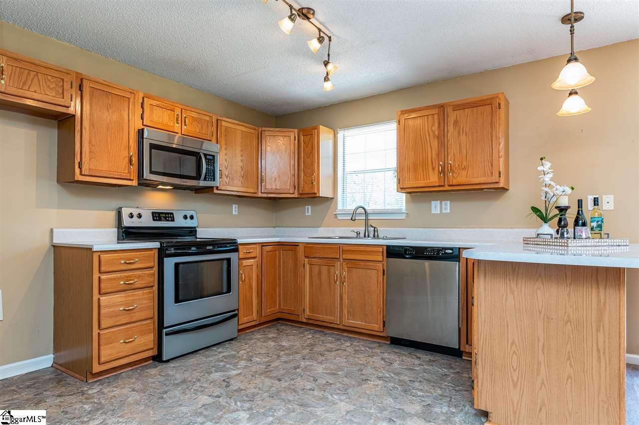461 East Victor Hill Road Duncan, SC 29334 - Photo 8 of 29