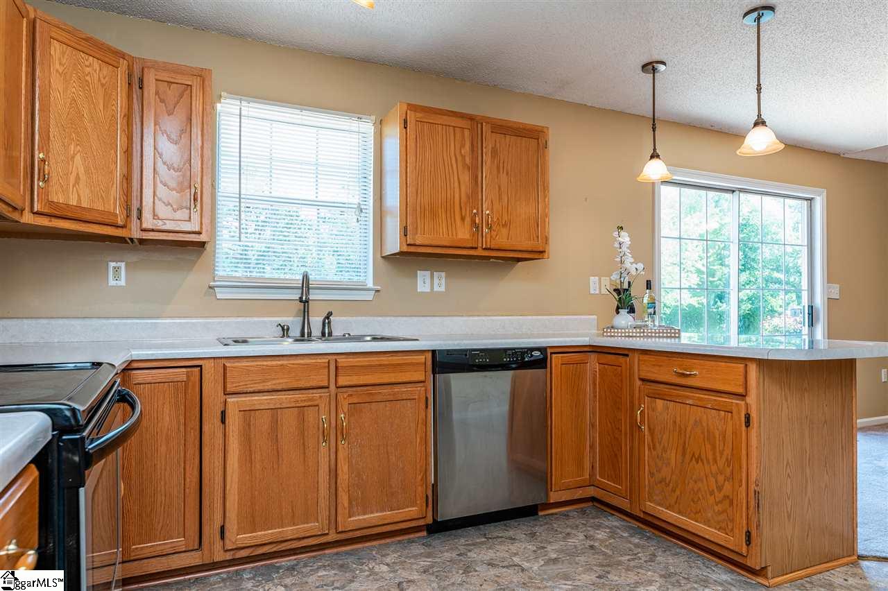 461 East Victor Hill Road Duncan, SC 29334 - Photo 9 of 29