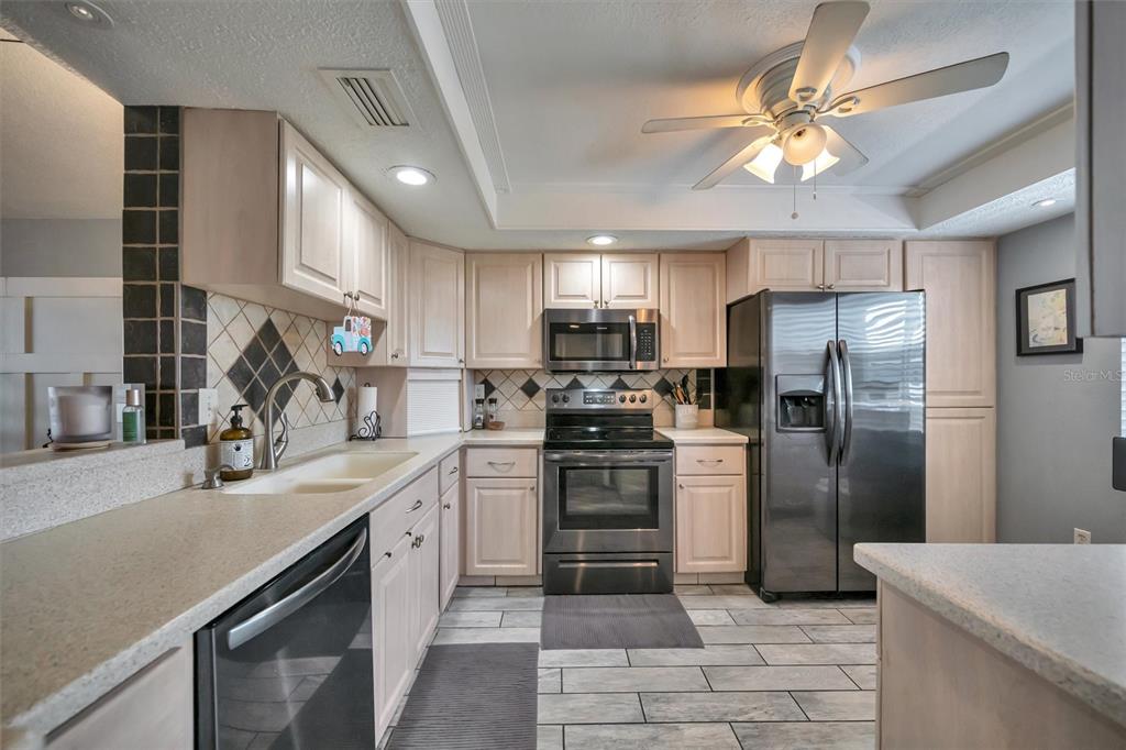 9604 Cortez Road West, Unit 334 Bradenton, FL 34210 - Photo 10 of 61