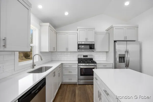 $385,000 | 9383 Shimano Drive, Portland, MI 48875