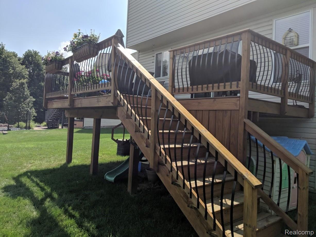 911 Deer Valley Road Holly, MI 48442 - Photo 35 of 36 outside 6.jpg