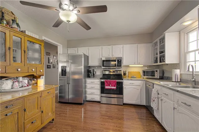 $300,000 | 1120 West Wabash Street, Olathe, KS 66061