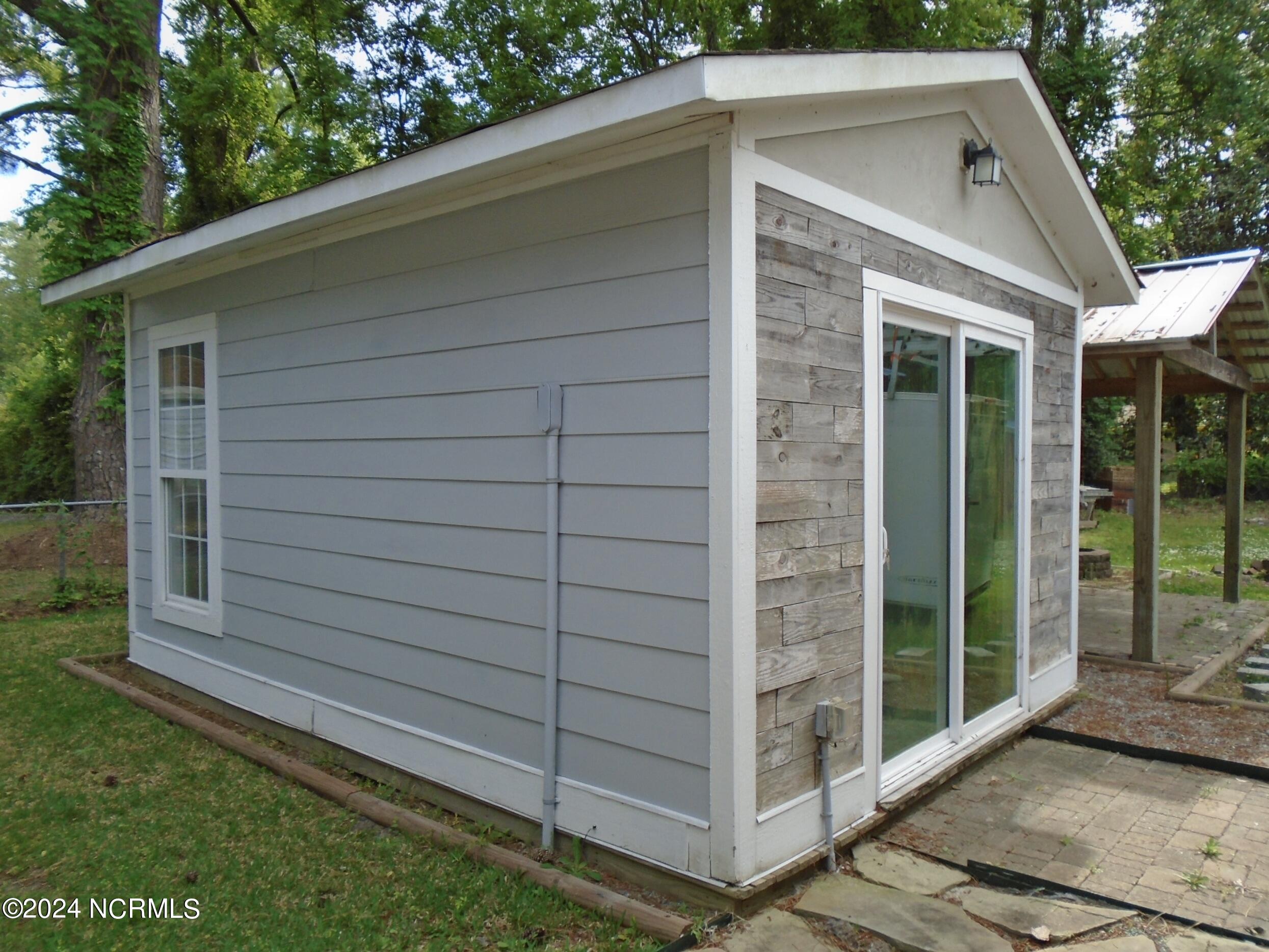 421 Clover Road Wilmington, NC 28405 - Photo 38 of 40 36