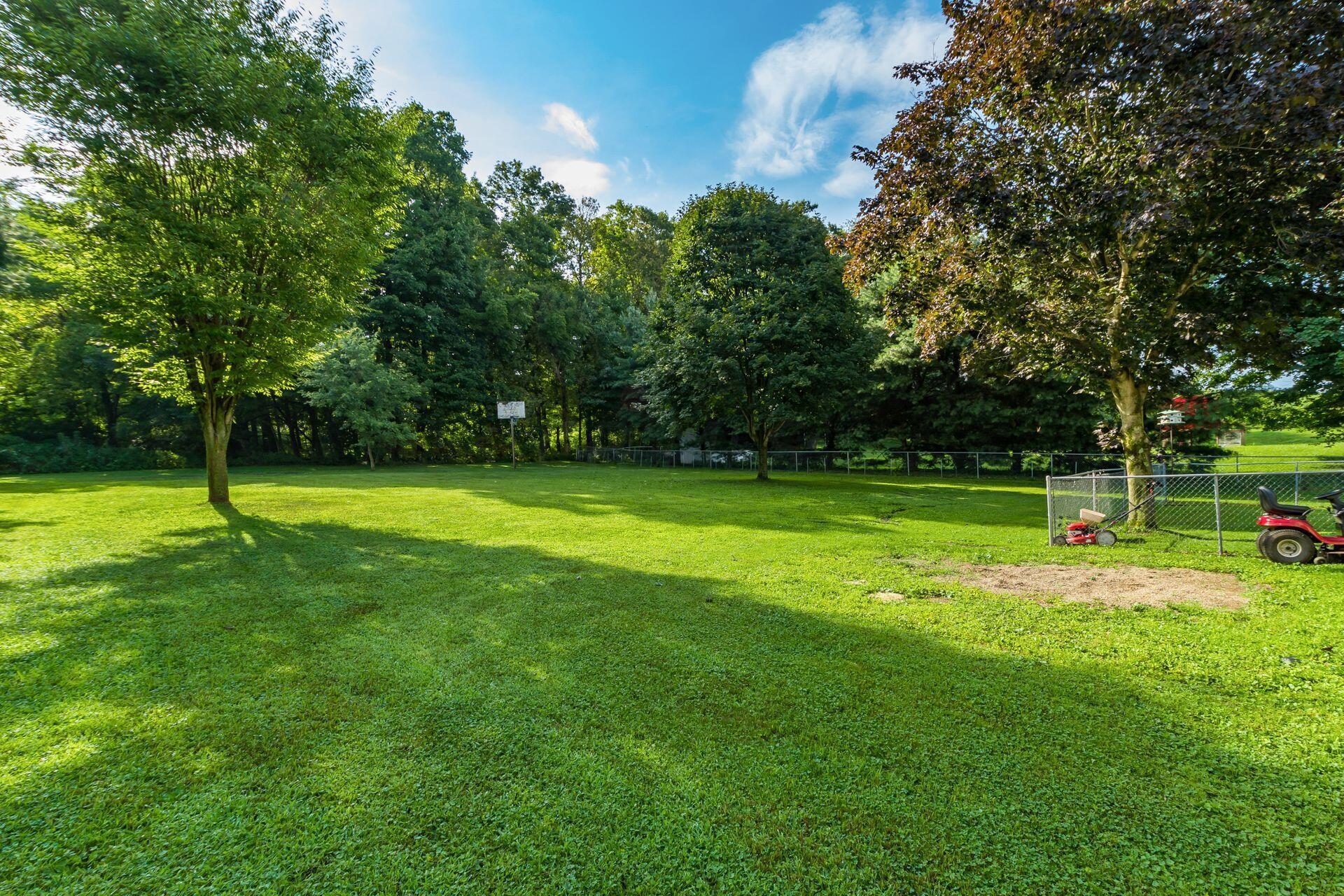 161 Crestline Road Southeast Newark, OH 43056 - Photo 38 of 78 Beautiful spacious back yard!