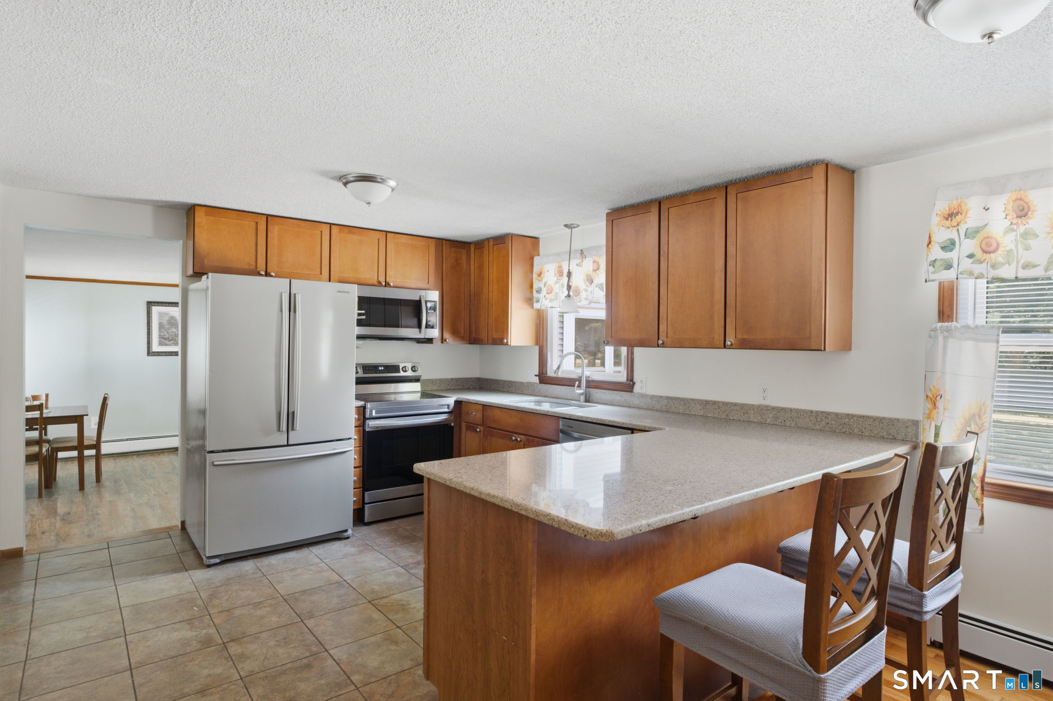 60 Simon Road Enfield, CT 06082 - Photo 6 of 38