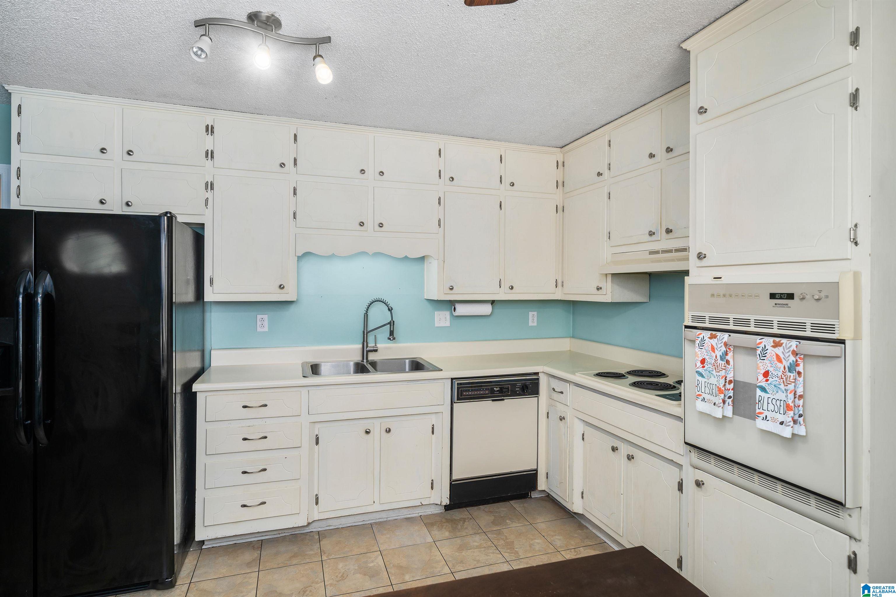 252 Foxglen Road Birmingham, AL 35215 - Photo 12 of 28