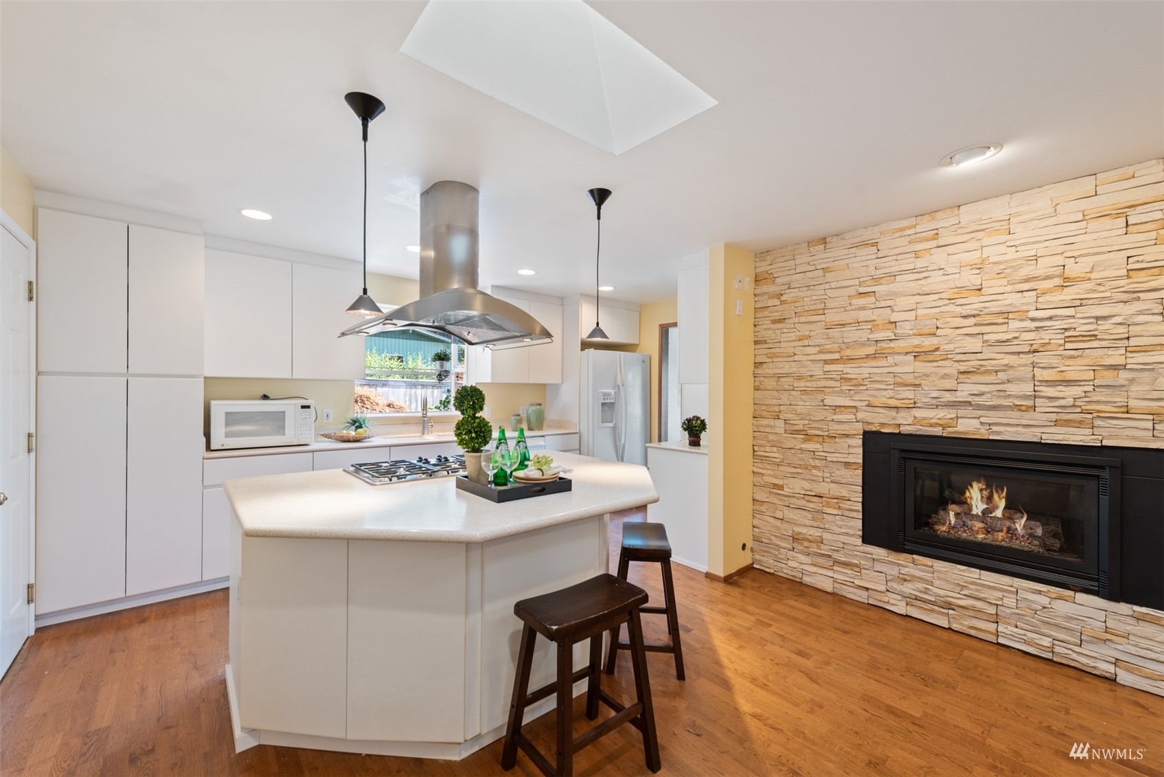 18731 Ross Road Bothell, WA 98011 - Photo 11 of 39 Gallery Image 11