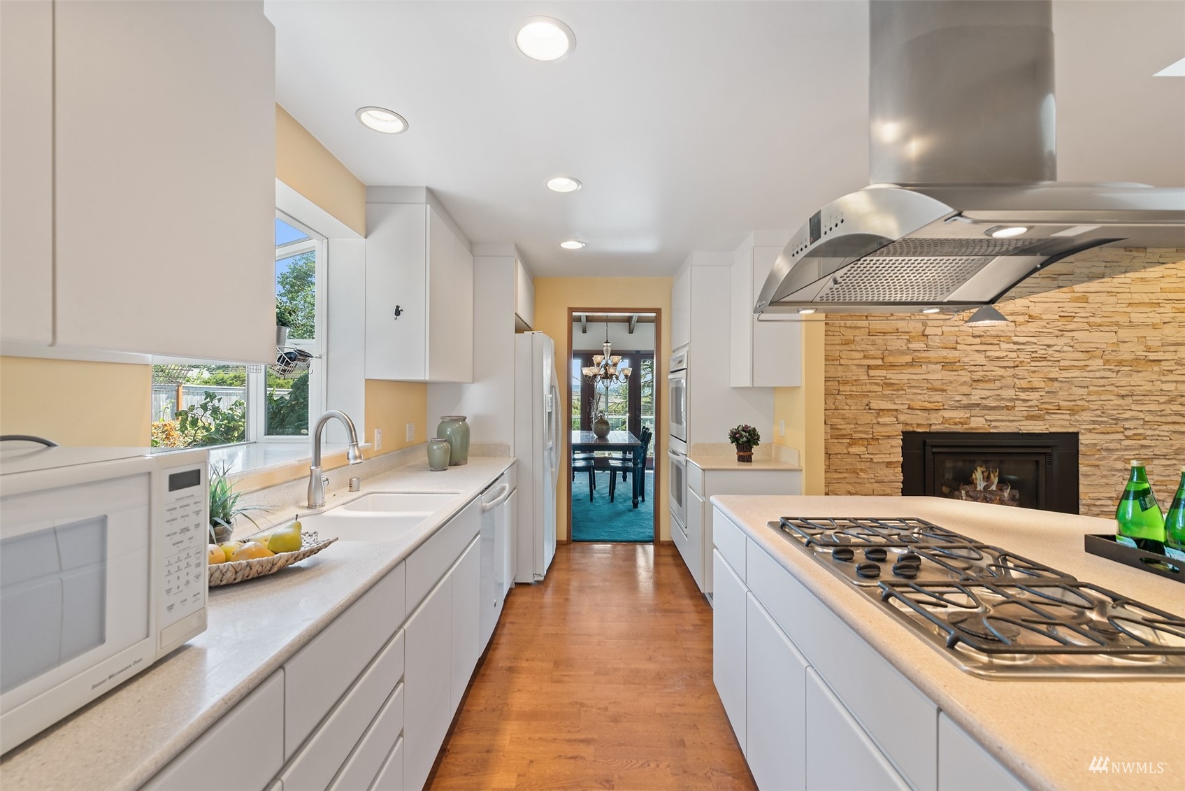 18731 Ross Road Bothell, WA 98011 - Photo 12 of 39 Gallery Image 12