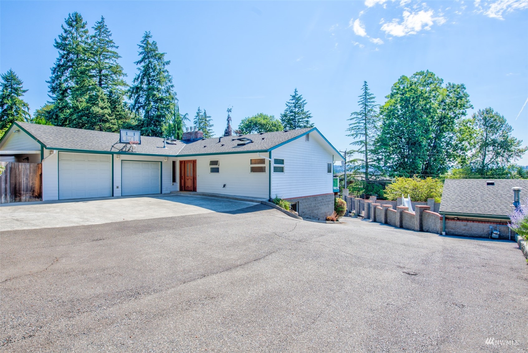 18731 Ross Road Bothell, WA 98011 - Photo 6 of 39 Gallery Image 6