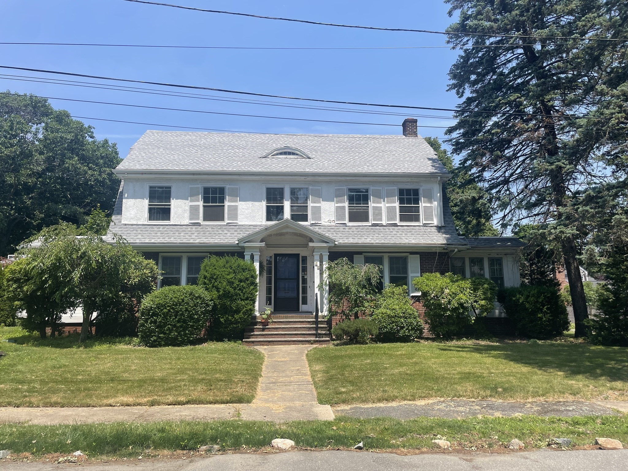 26 Lawrence Road Swampscott, MA 01907 - Photo 1 of 32 Gallery Image 1