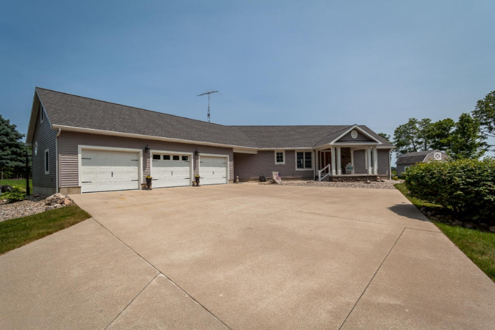 10875 Rainey Road Litchfield, MI 49252 - Photo 2 of 36 IMG_3926